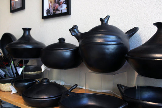 Authentic Chamba Hen Pot - Unique, All-Natural Black Clay Casserole for Slow, Even Cooking Chicken Soups, Stews, Stocks and More - Stovetop & Oven Safe - Handmade in Colombia