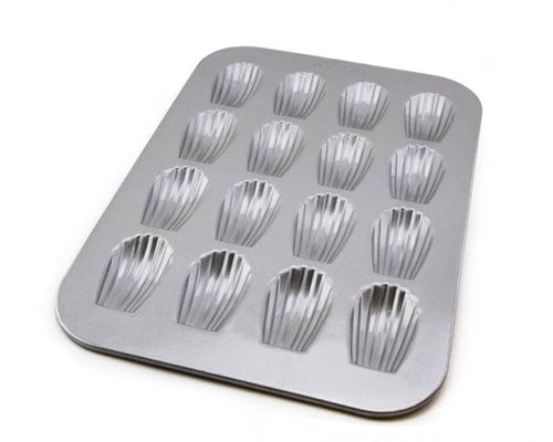 USA Pan 16-Well Madeleine Pan